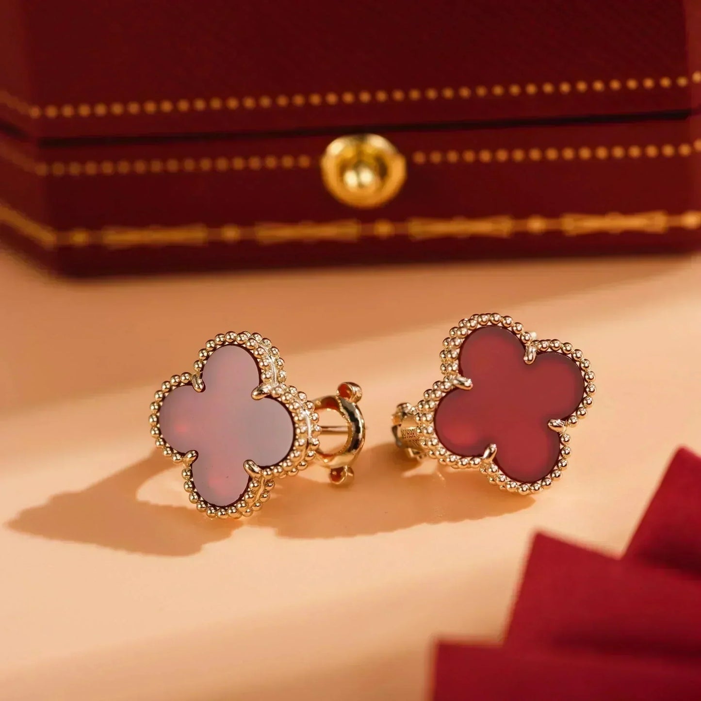 [LORA]CLOVER MEDIUM 1 MOTIFS CARNELIAN  EARRINGS