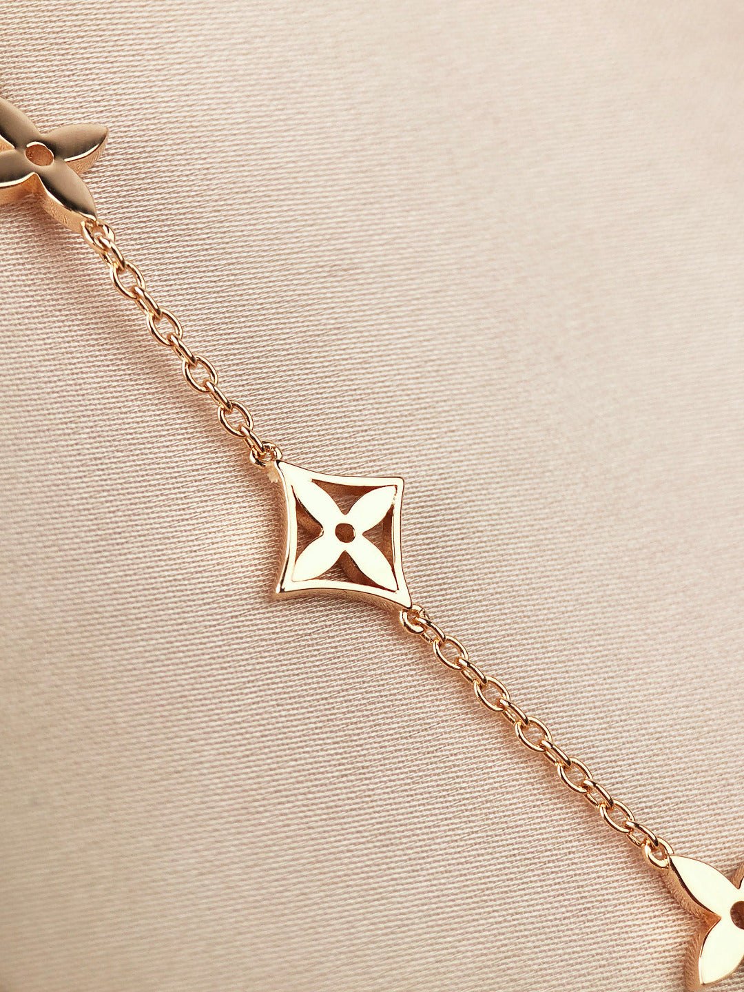 [LORA]STAR AND SUN 7 MOTIFS GOLD BRACELET