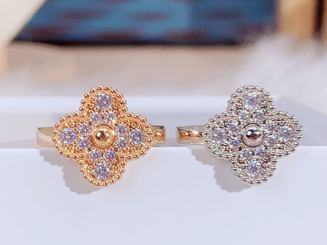 [LORA]CLOVER DIAMOND RING