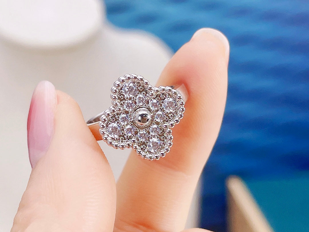 [LORA]CLOVER DIAMOND RING