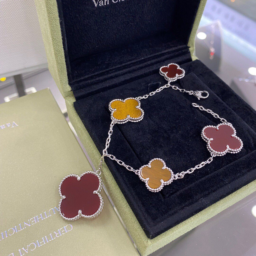 [Lora]CLOVER 5 MOTIFS SIVLER CARNELIAN TIGER EYE BRACELET
