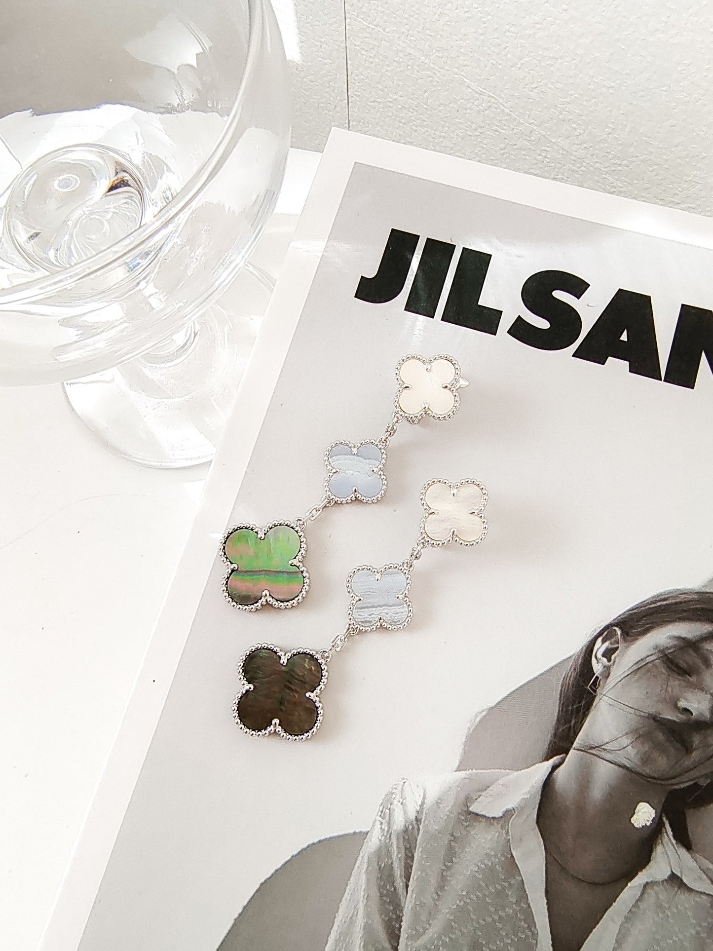 [Lora]CLOVER 3 MOTIFS CHALCEDONY DARK MOP SILVER EARRINGS