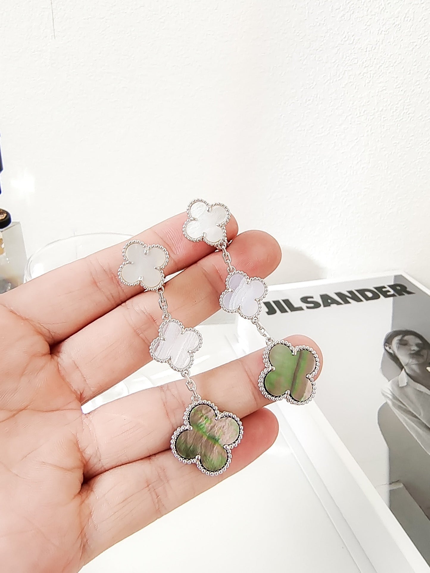 [Lora]CLOVER 3 MOTIFS CHALCEDONY DARK MOP SILVER EARRINGS
