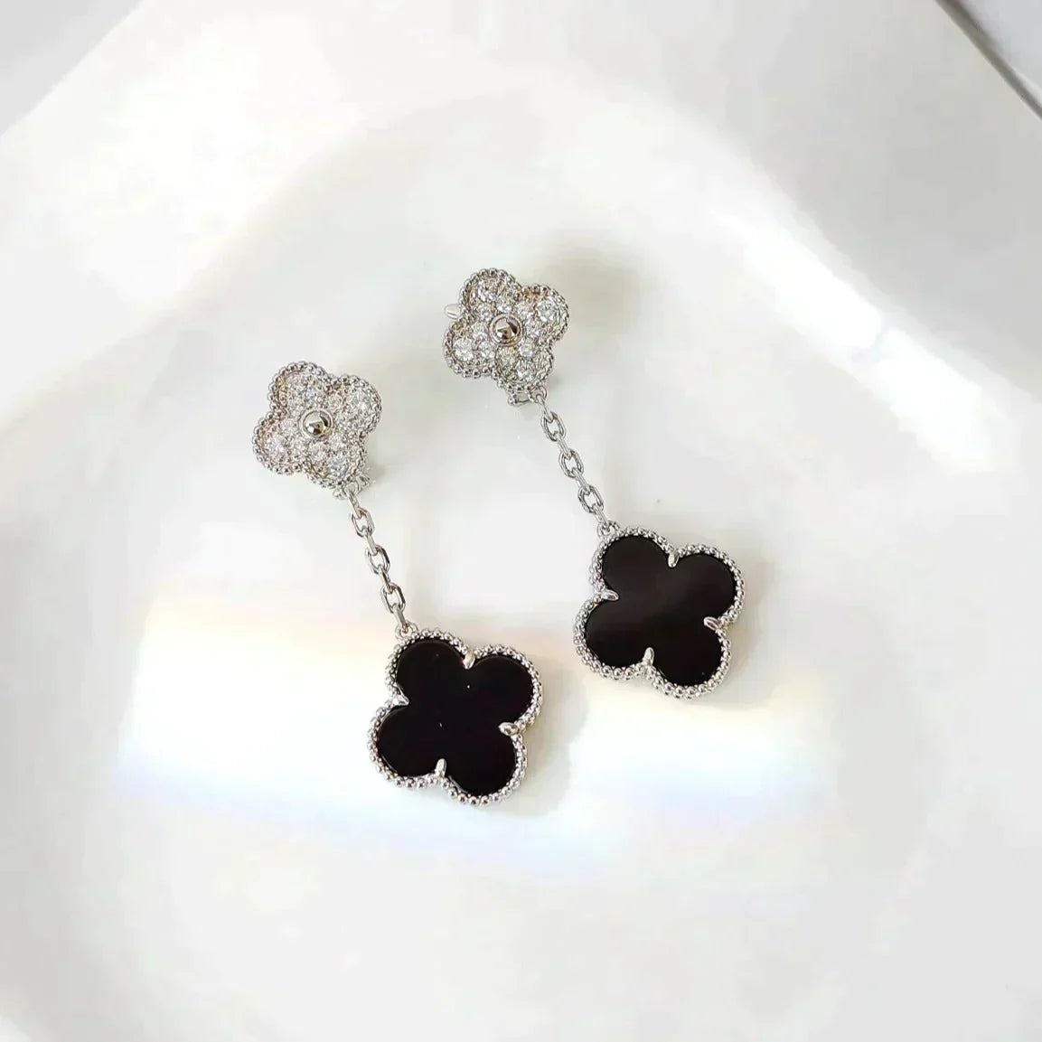 [LORA]CLOVER 2 MOTIFS  DIAMOND ONYX EARRINGS SILVER