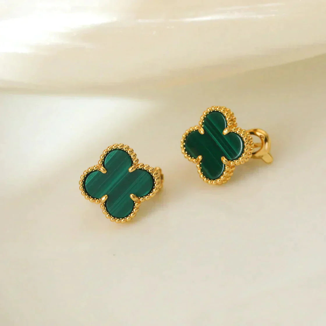 [LORA]CLOVER MEDIUM 1 MOTIFS MALACHITE  EARRINGS