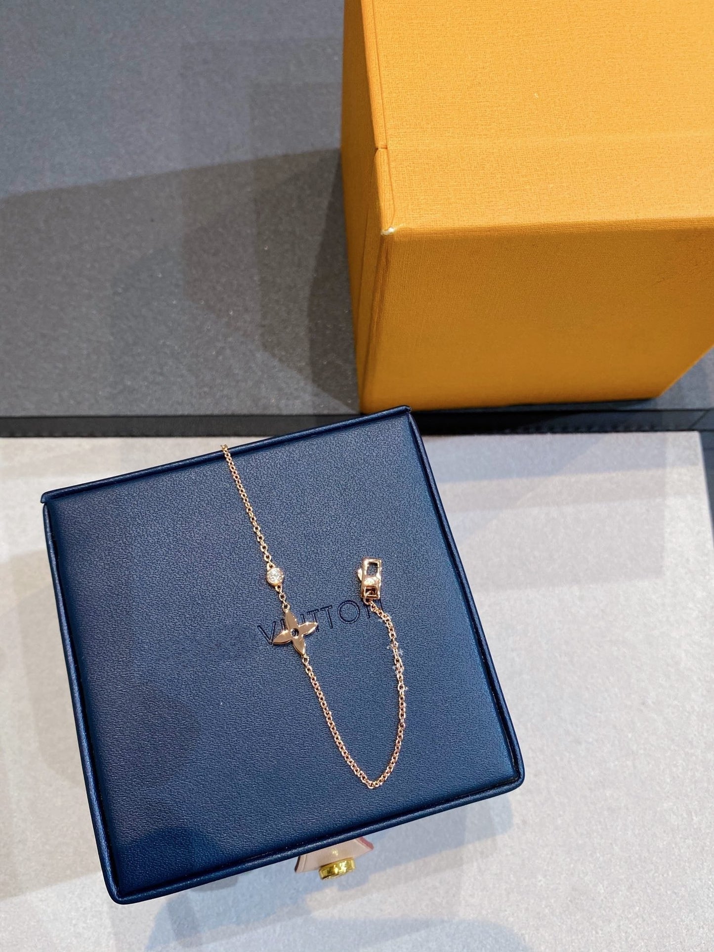 [LORA]STAR DIAMOND PINK GOLD BRACELET