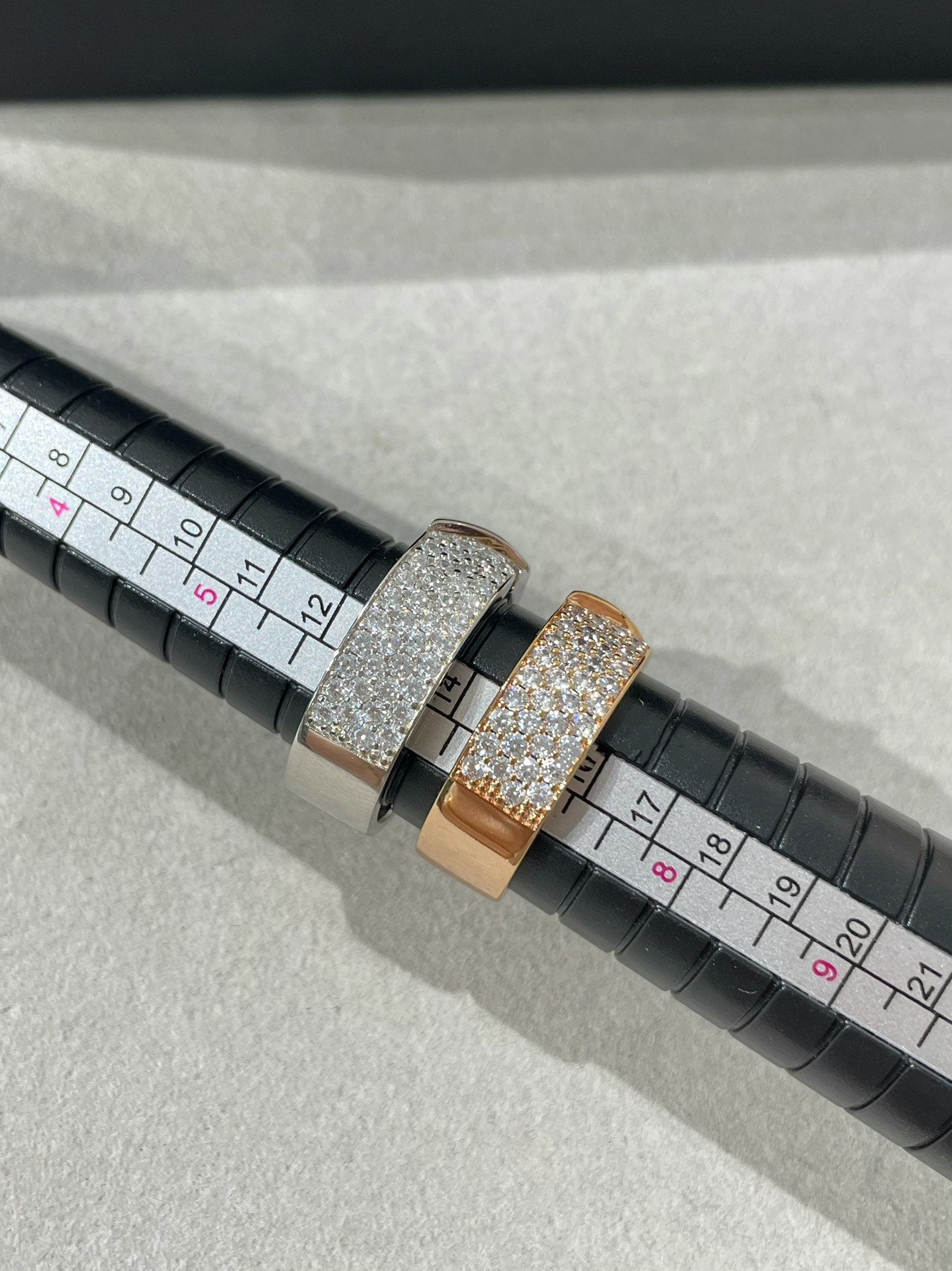 [LORA]LIENS EVIDENCE  DIAMOND PAVED RING