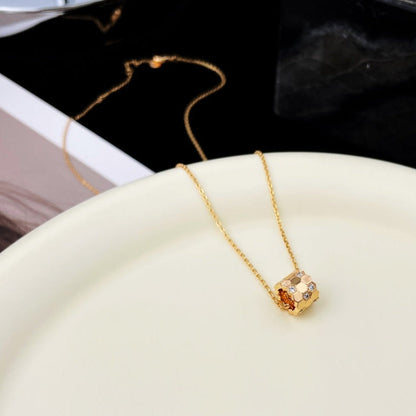[LORA]BEE MINI PEDANT DIAMOND NECKLACE
