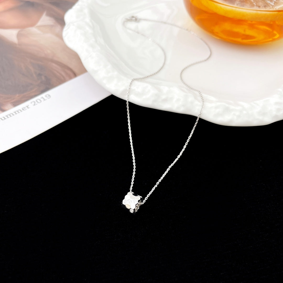 [LORA]BEE MINI PEDANT DIAMOND NECKLACE