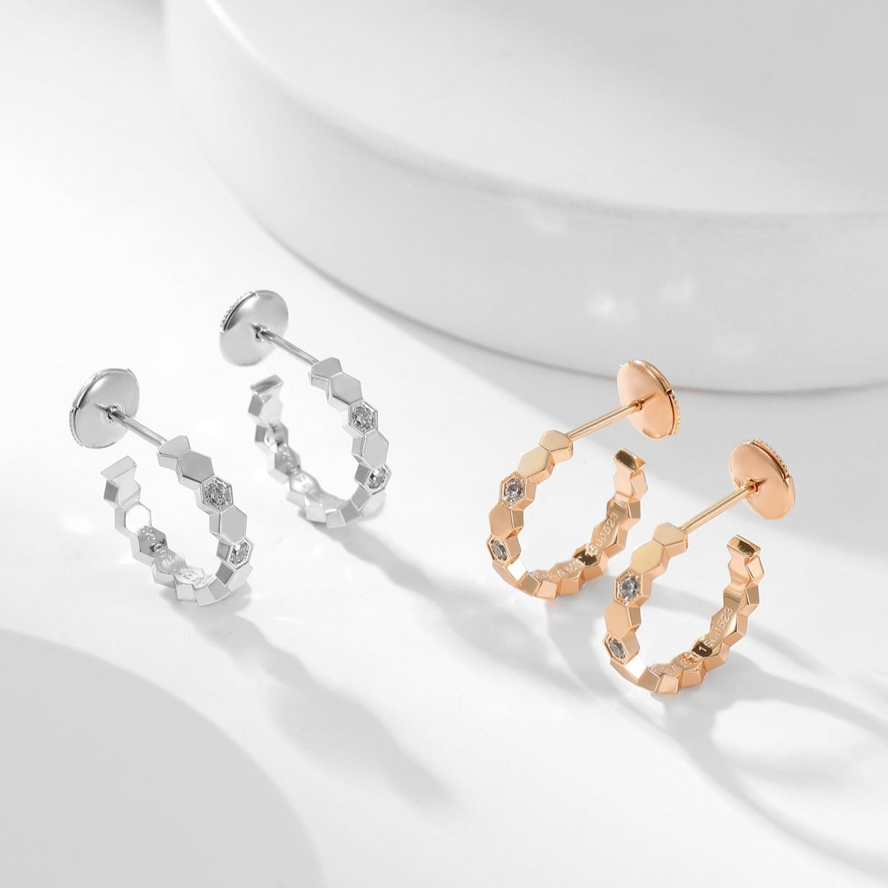 [LORA]BEE LOVE DIAMOND HOOP EARRINGS