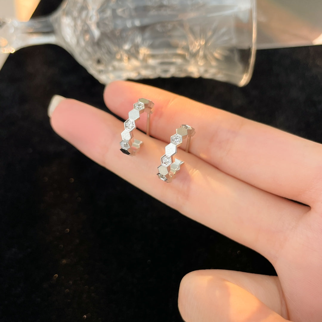 [LORA]BEE LOVE DIAMOND HOOP EARRINGS