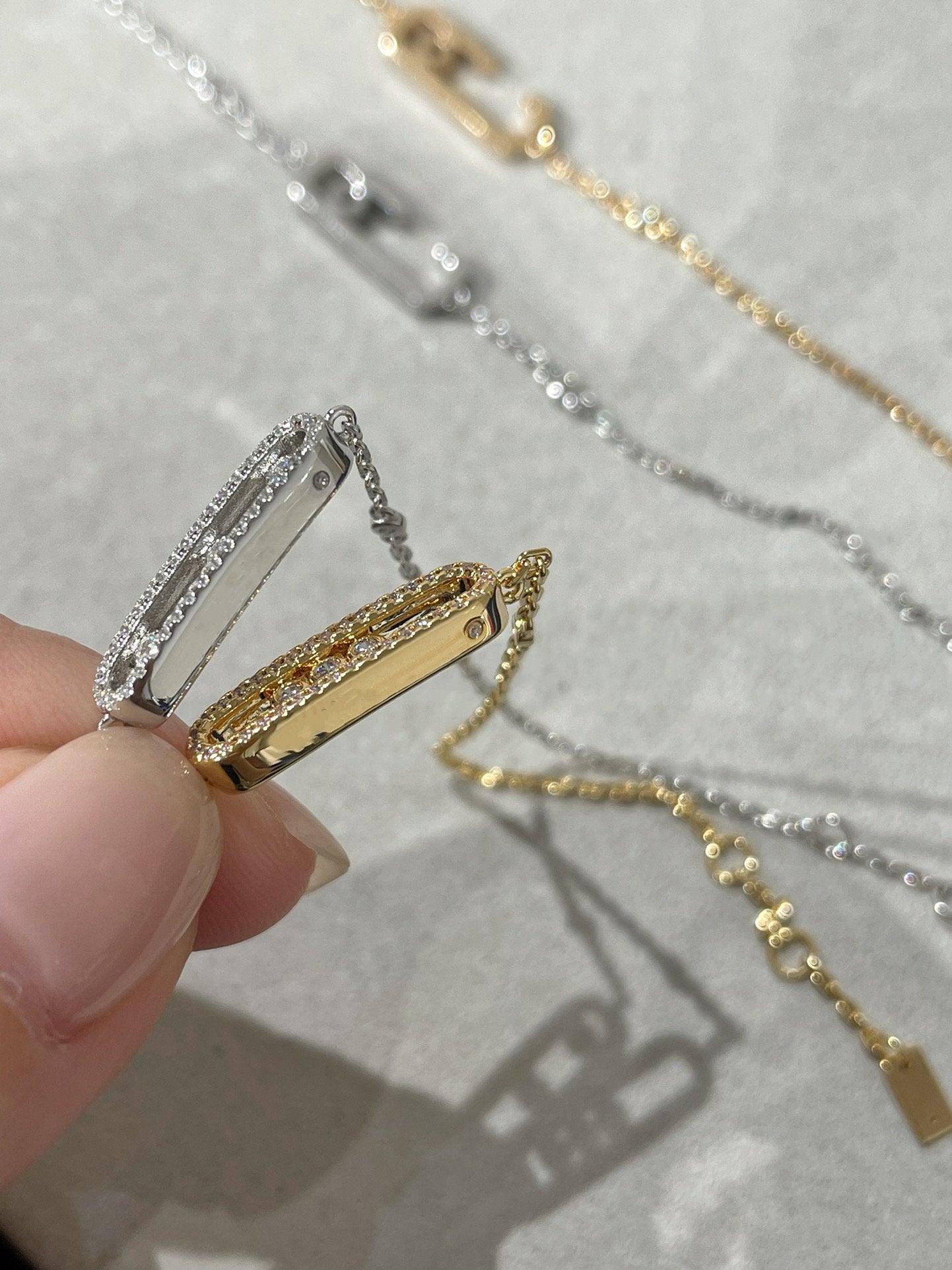 [LORA] BABY MOVE DIAMOND BRACELET