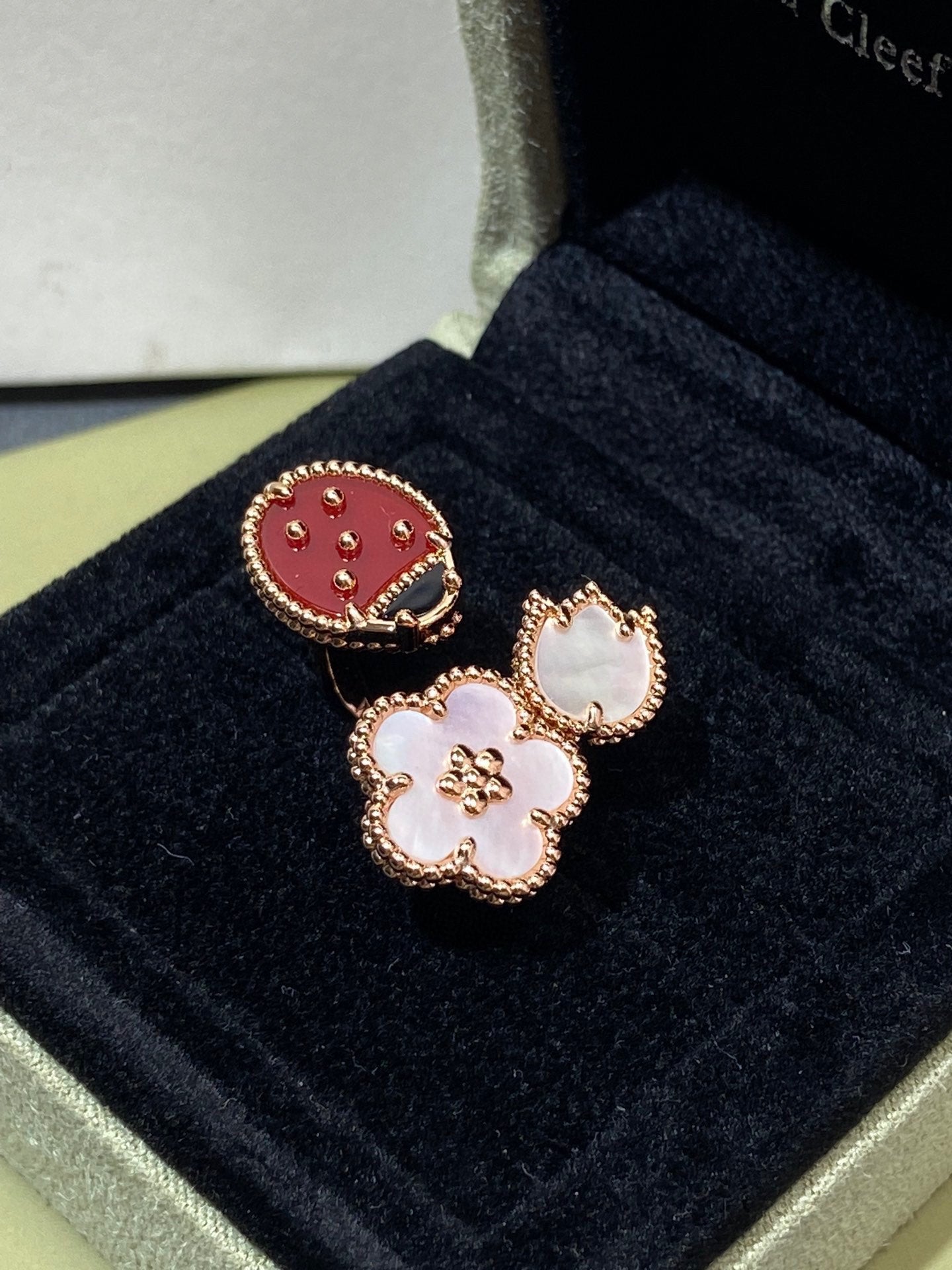 [LORA]LUCKY 3 MOTIF ROSE GOLD RING