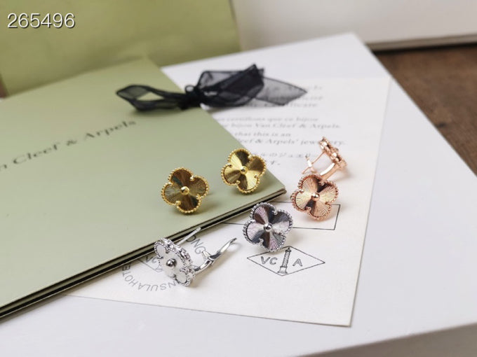 [LORA]CLOVER MEDIUM STUD EARRINGS