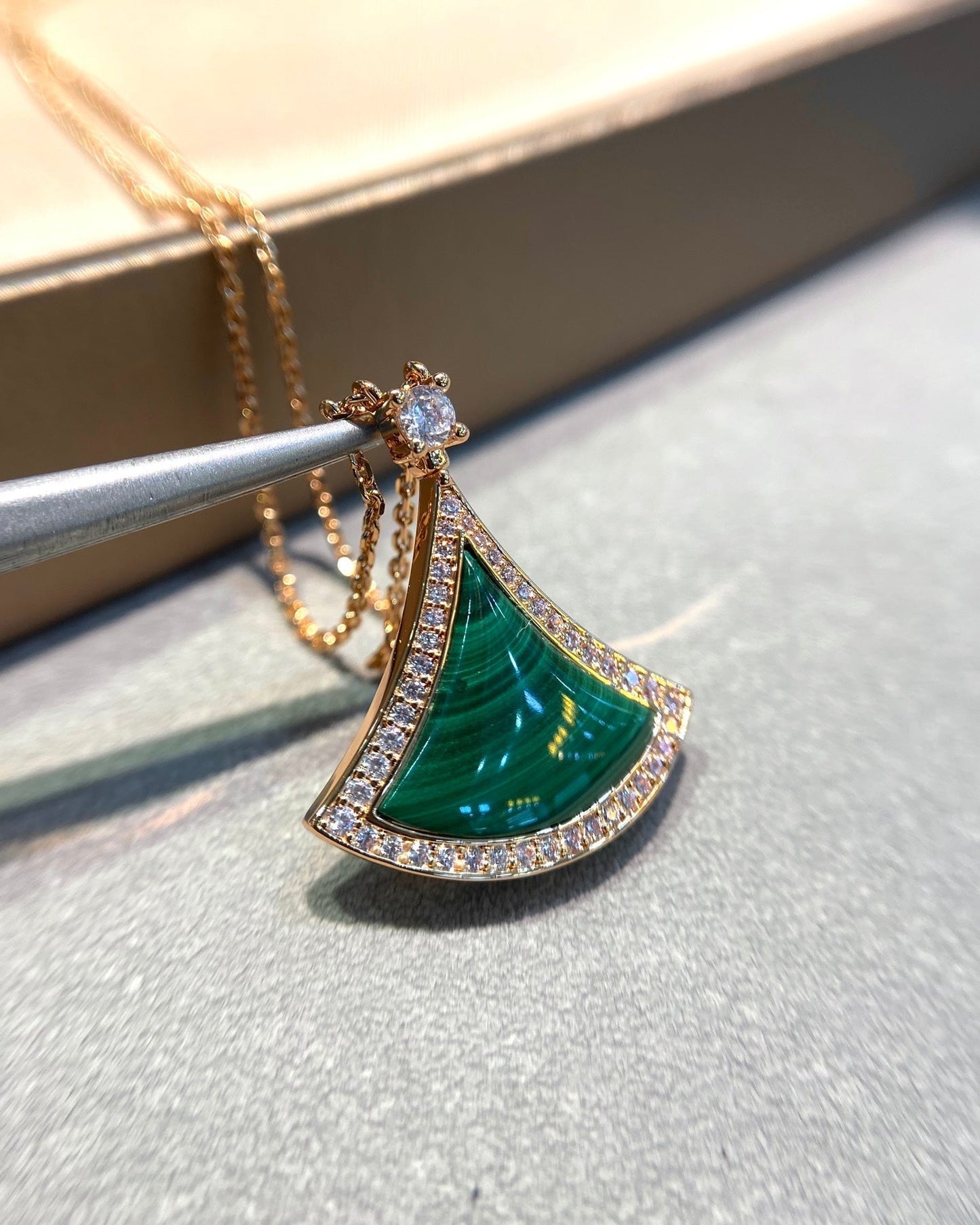 [LORA]DREAM MALACHITE DIAMOND PAVED PINK GOLD NECKLACE