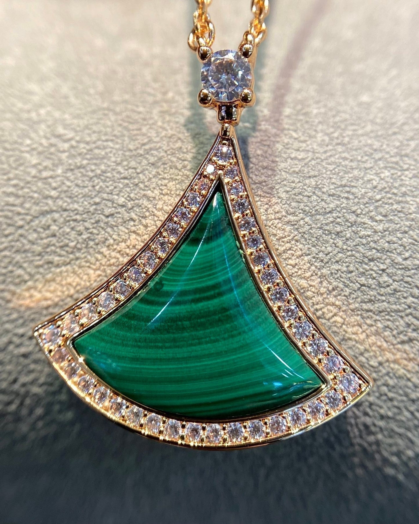 [LORA]DREAM MALACHITE DIAMOND PAVED PINK GOLD NECKLACE