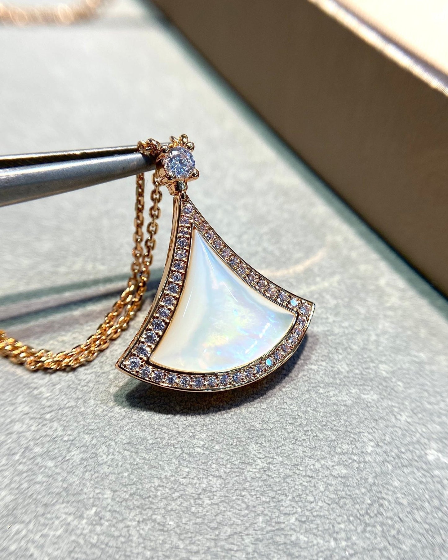 [LORA]DREAM MOP DIAMOND PAVED PINK GOLD NECKLACE