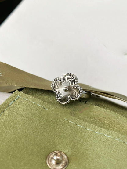 [LORA]CLOVER SILVER RING