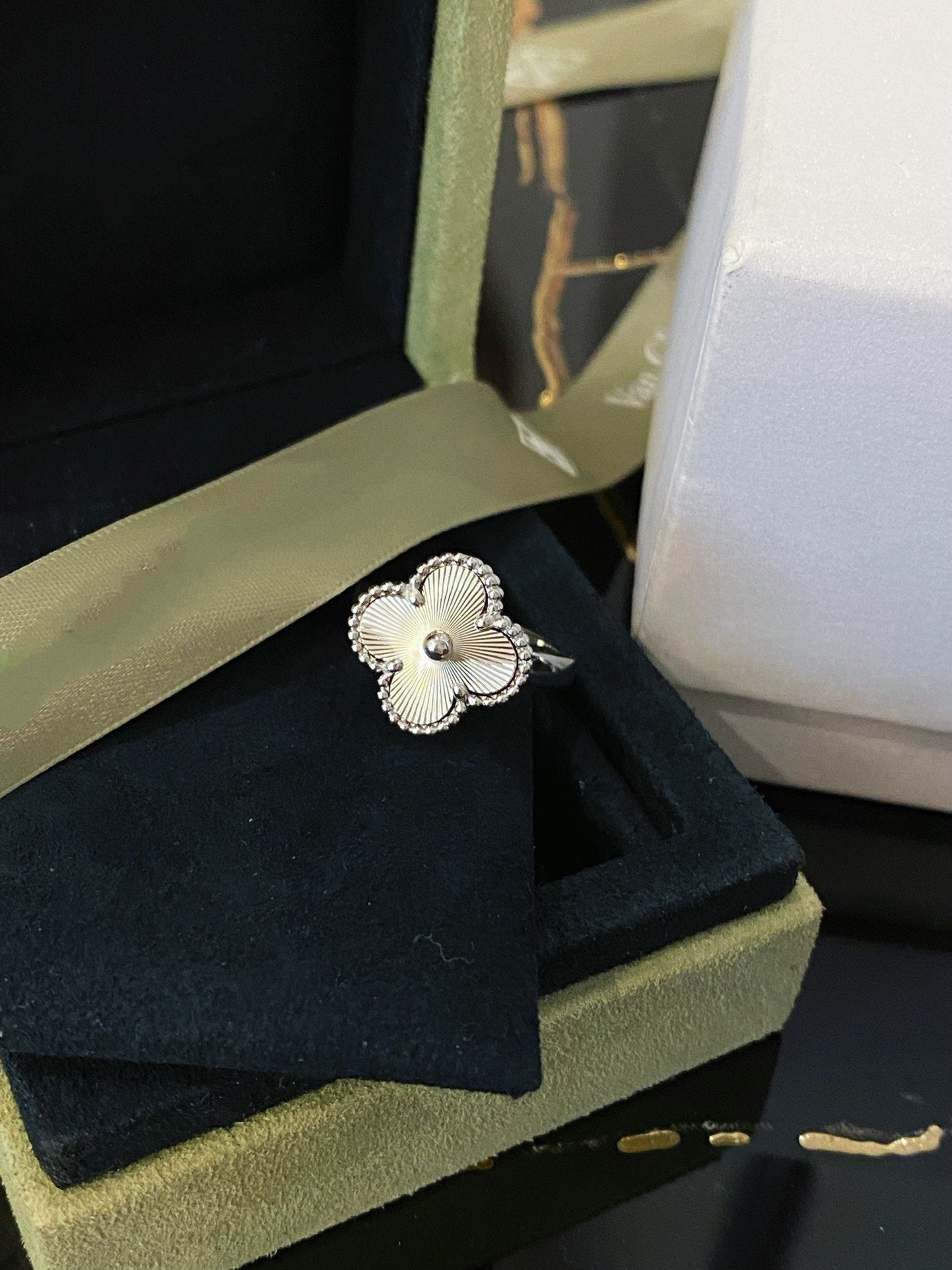 [LORA]CLOVER SILVER RING