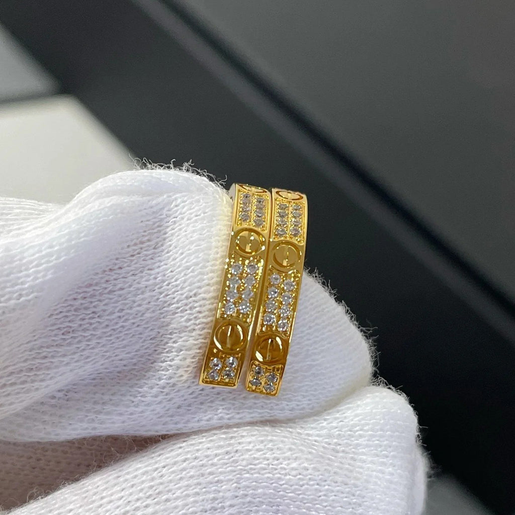 [LORA] LOVE EARRINGS 3.6MM DIAMOND PAVED