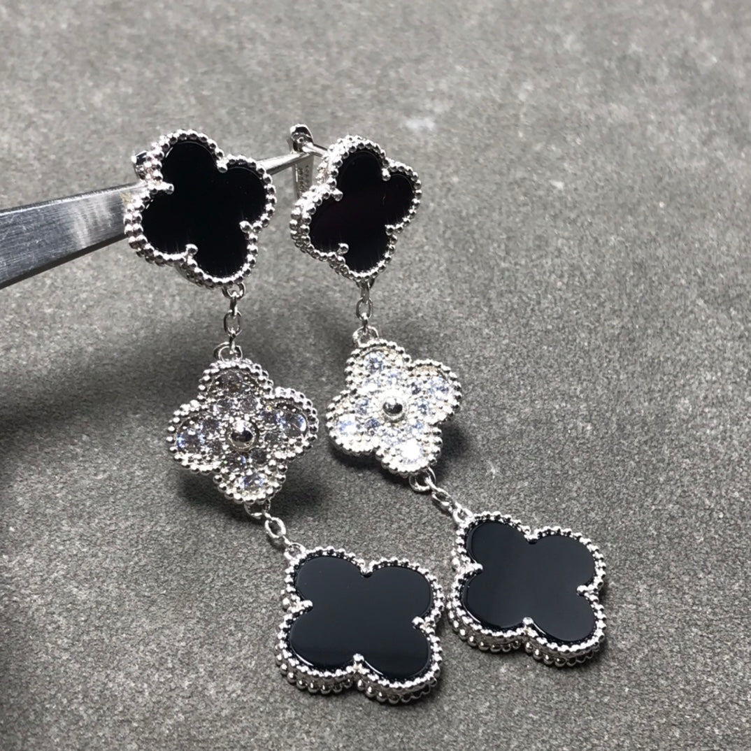 [Lora]CLOVER 3 MOTIF DIAMOND ONYX SILVER EARRINGS