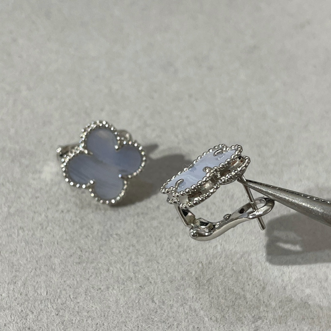 [Lora]CLOVER CHALCEDONY SILVER STUD EARRINGS