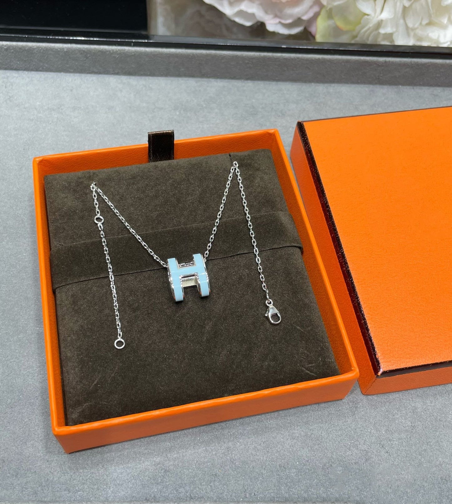 [LORA]POP H SKY BLUE NECKLACE