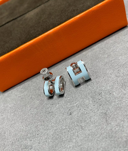 [LORA]POP H SKY BLUE STUD EARRINGS