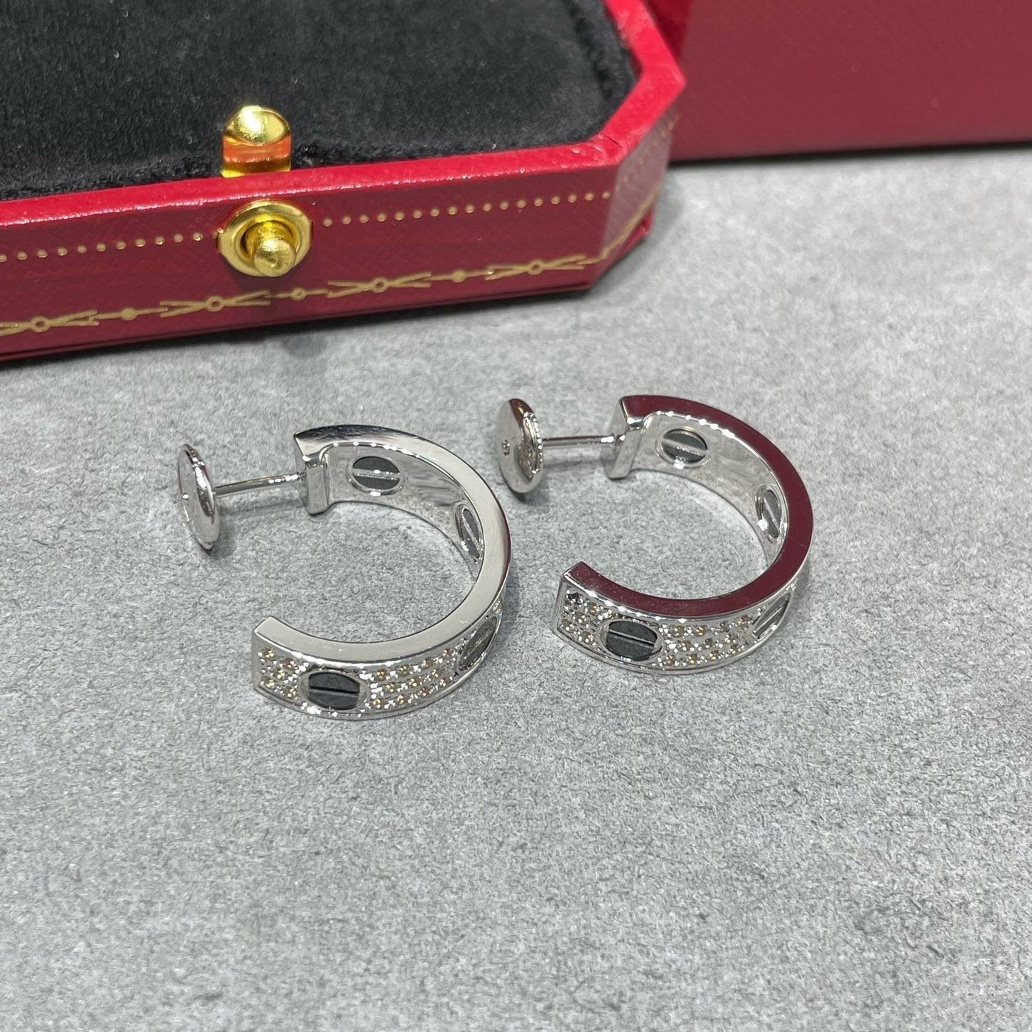 [LORA] LOVE CERAMIC DIAMOND PAVED SILVER EARRINGS