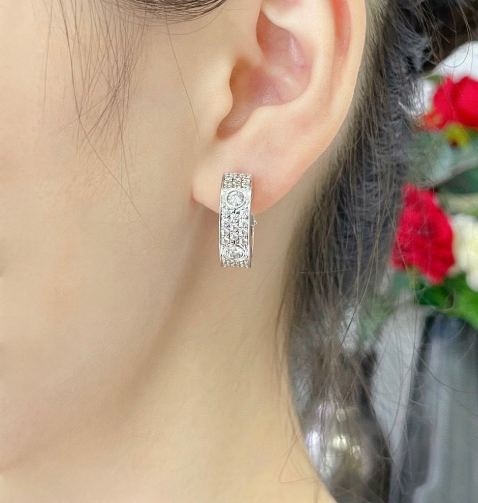 [LORA]LOVE 5.5MM DIAMOND PAVED EARRINGS