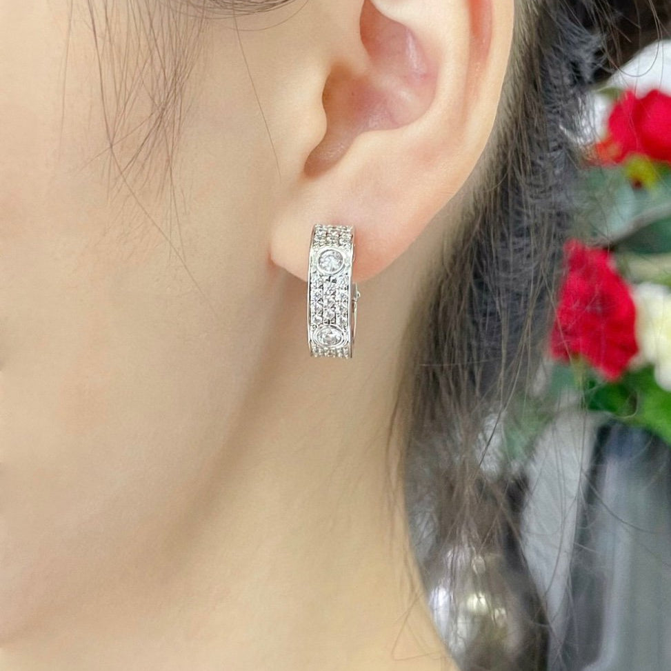 [LORA] LOVE 5.5MM DIAMOND PAVED EARRINGS