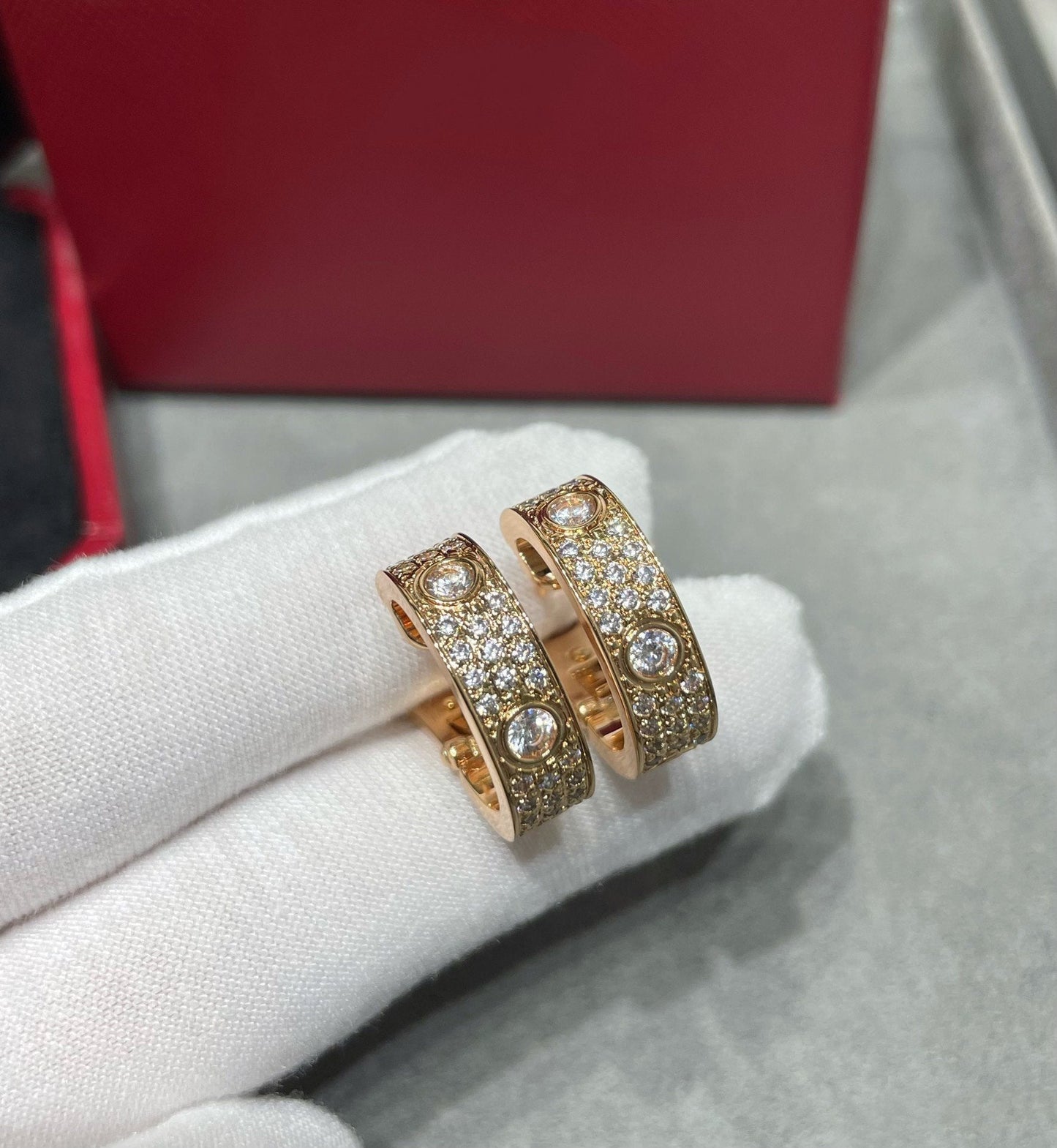 [LORA]LOVE 5.5MM DIAMOND PAVED EARRINGS