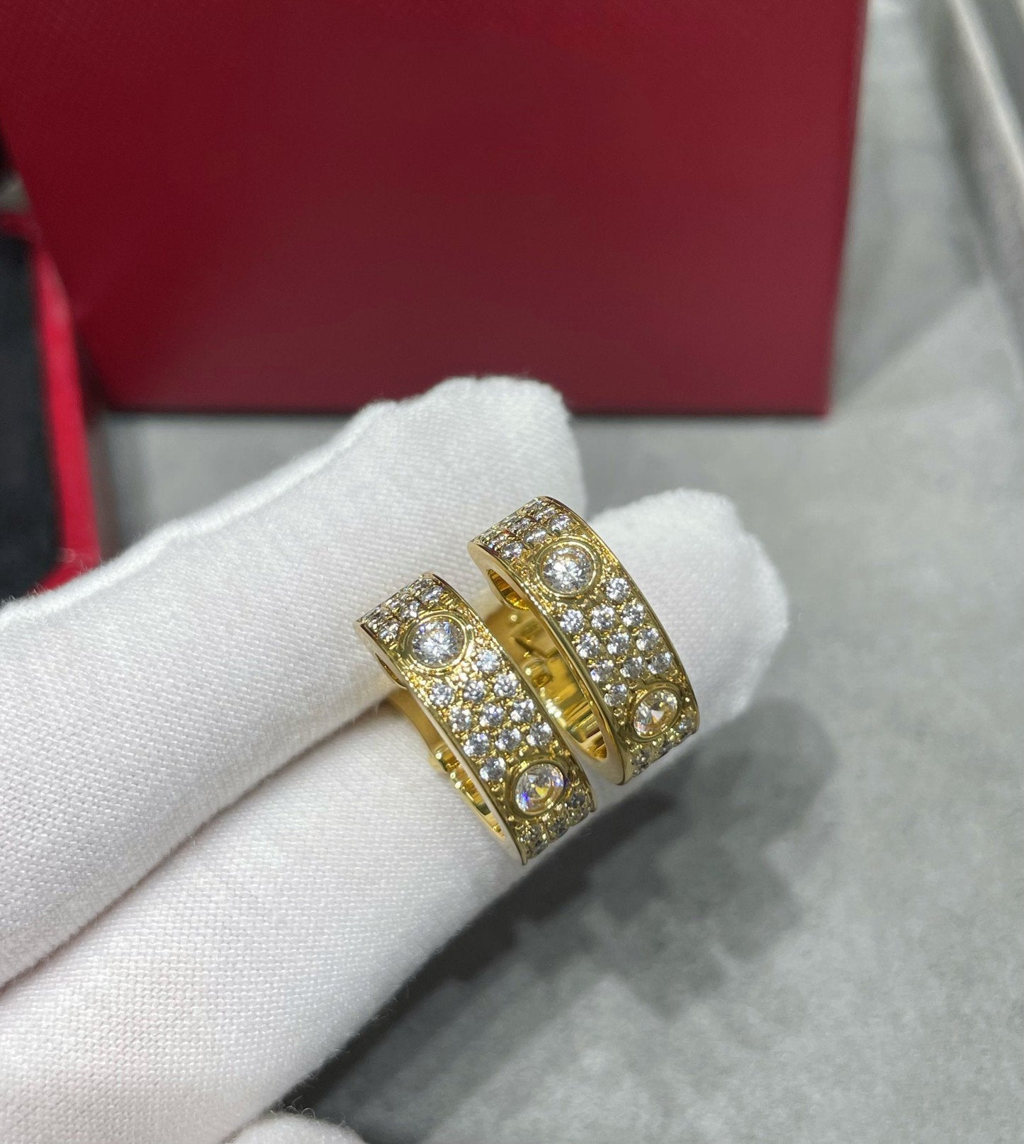 [LORA]LOVE 5.5MM DIAMOND PAVED EARRINGS