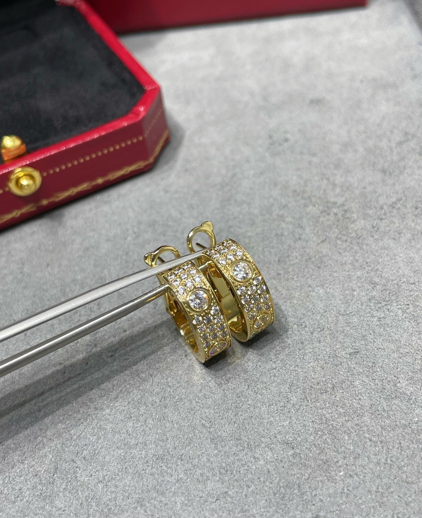 [LORA]LOVE 5.5MM DIAMOND PAVED EARRINGS