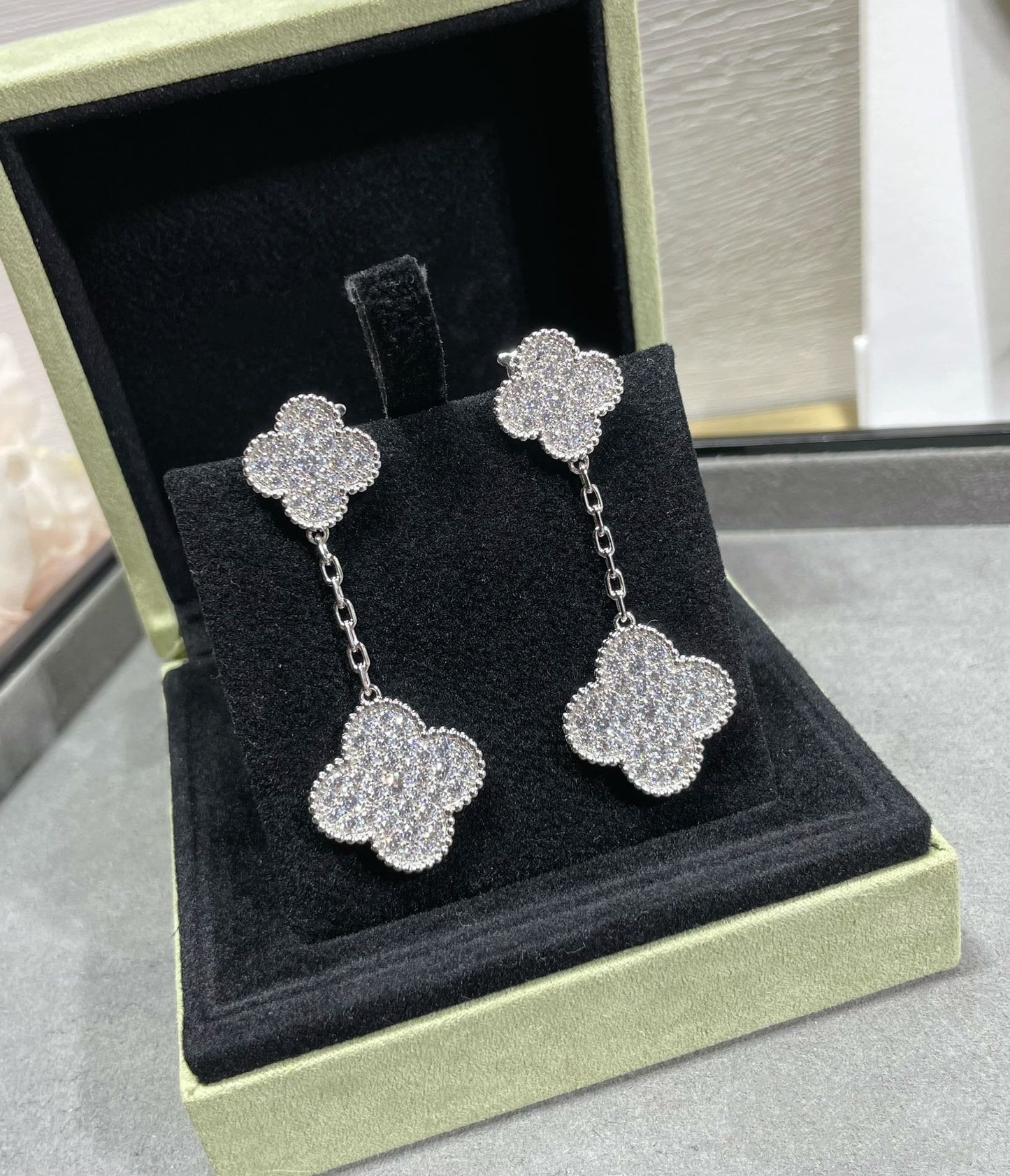 [Lora]CLOVER 2 MOTIFS DIAMOND PAVED SILVER EARRINGS