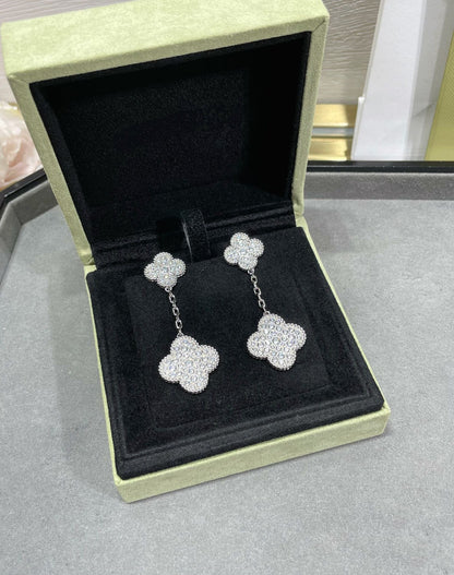 [LORA]CLOVER 2 MOTIFS DIAMOND PAVED SILVER EARRINGS