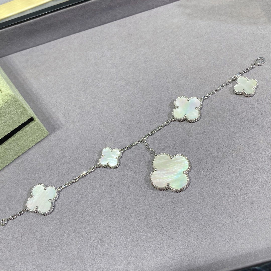[Lora]CLOVER 5 MOTIF WHITE MOP SILVER BRACELET