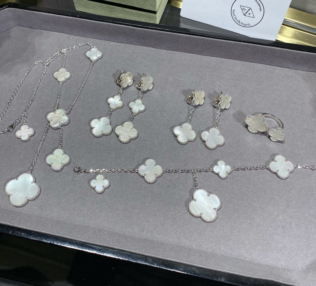 [Lora]CLOVER 5 MOTIF WHITE MOP SILVER BRACELET