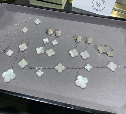 [Lora]CLOVER 5 MOTIF WHITE MOP SILVER BRACELET