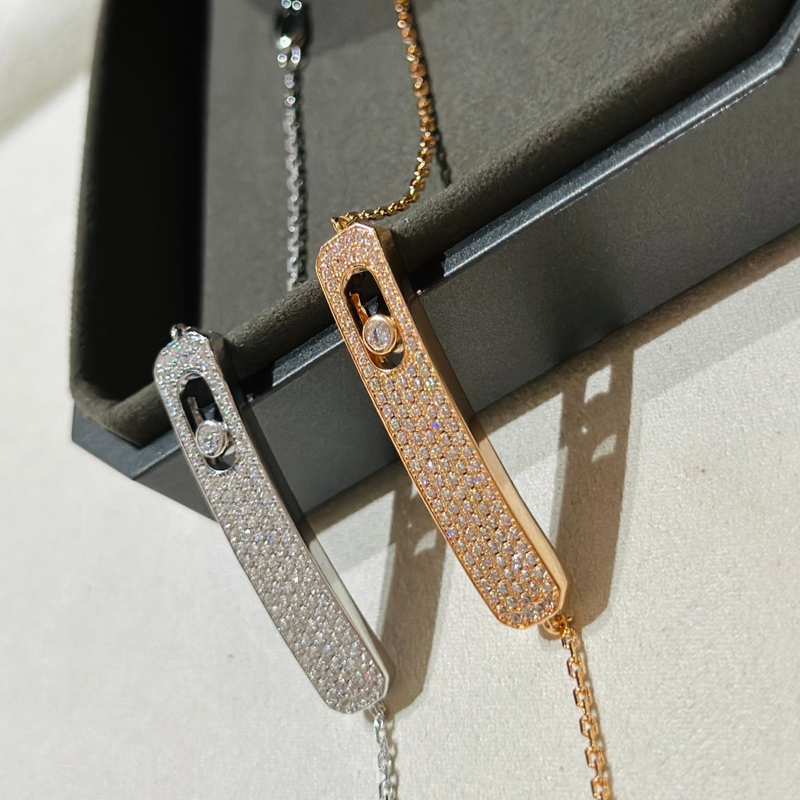 [LORA] MOVE CLASSIQUE DIAMOND PAVED BRACELET