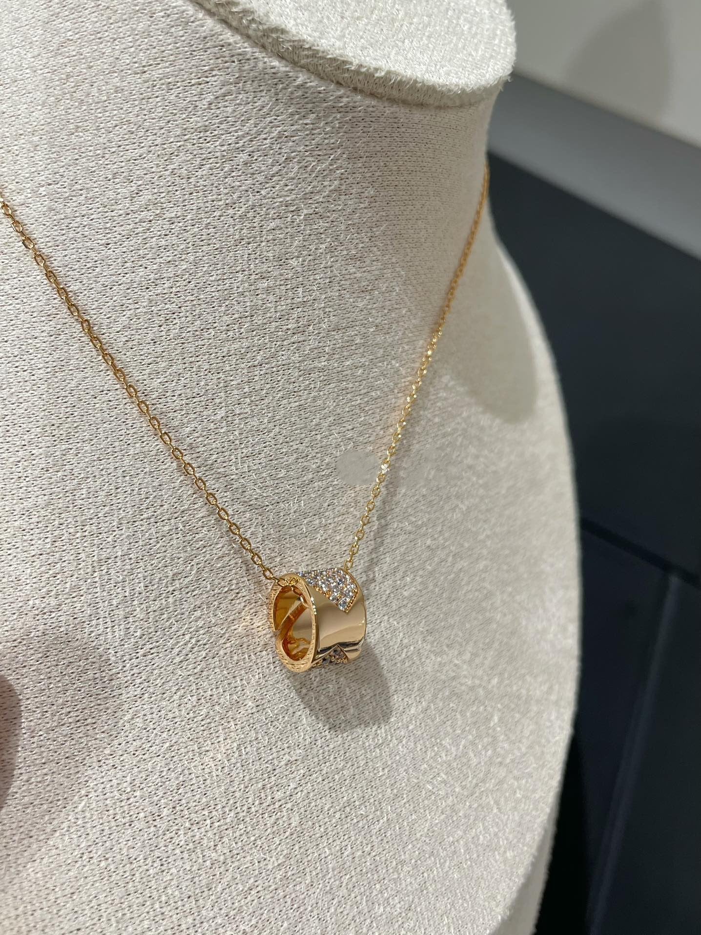 [LORA]LIENS EVIDENCE DIAMOND PAVED NECKLACE