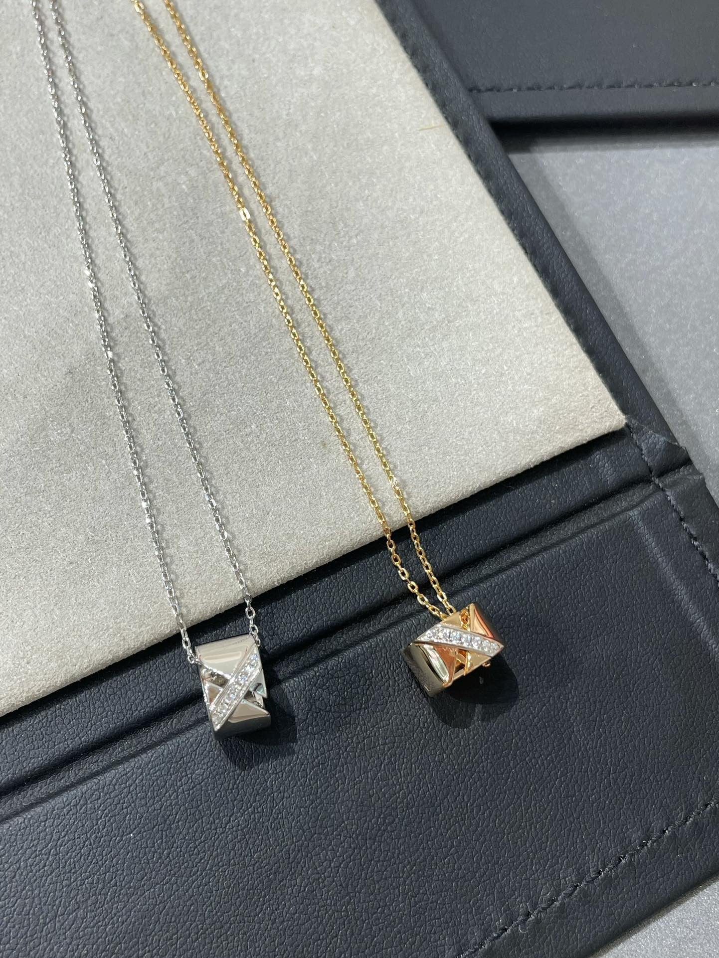 [LORA]LIENS EVIDENCE DIAMOND NECKLACE
