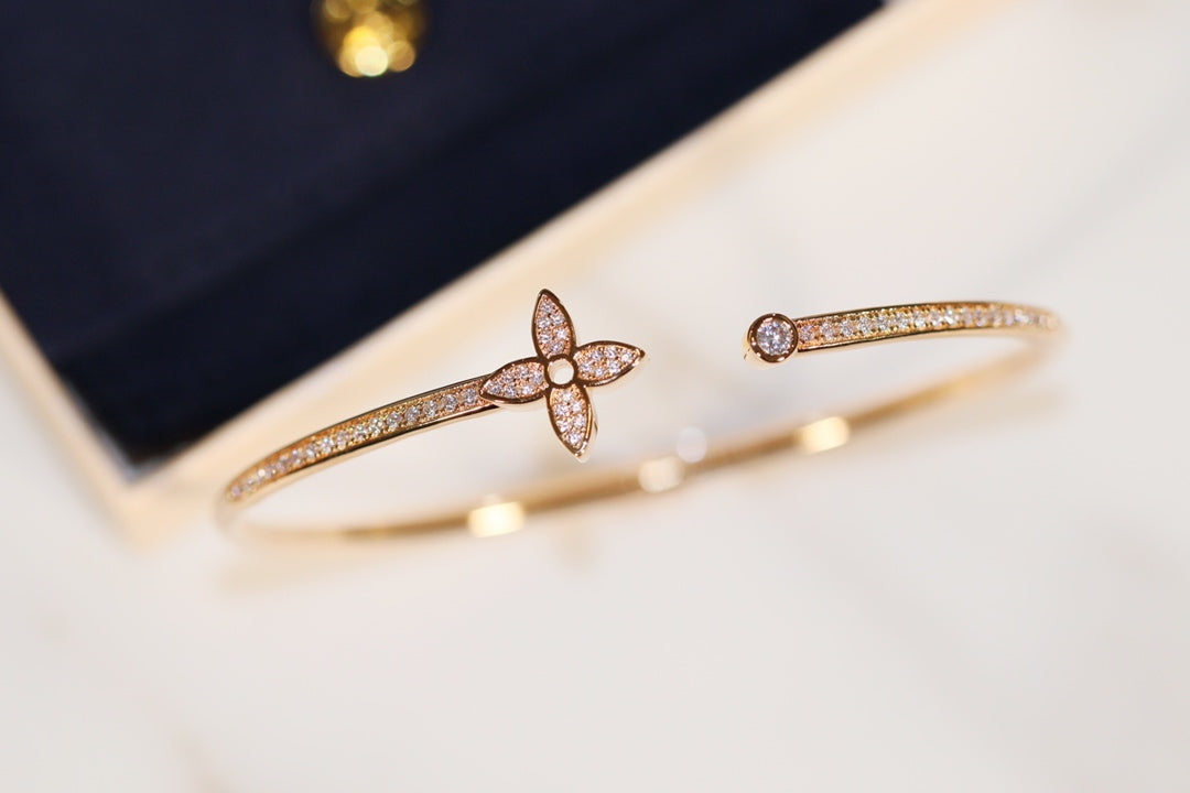 [LORA]IDYLLE GOLD OPEN BRACELET DIAMOND PAVED