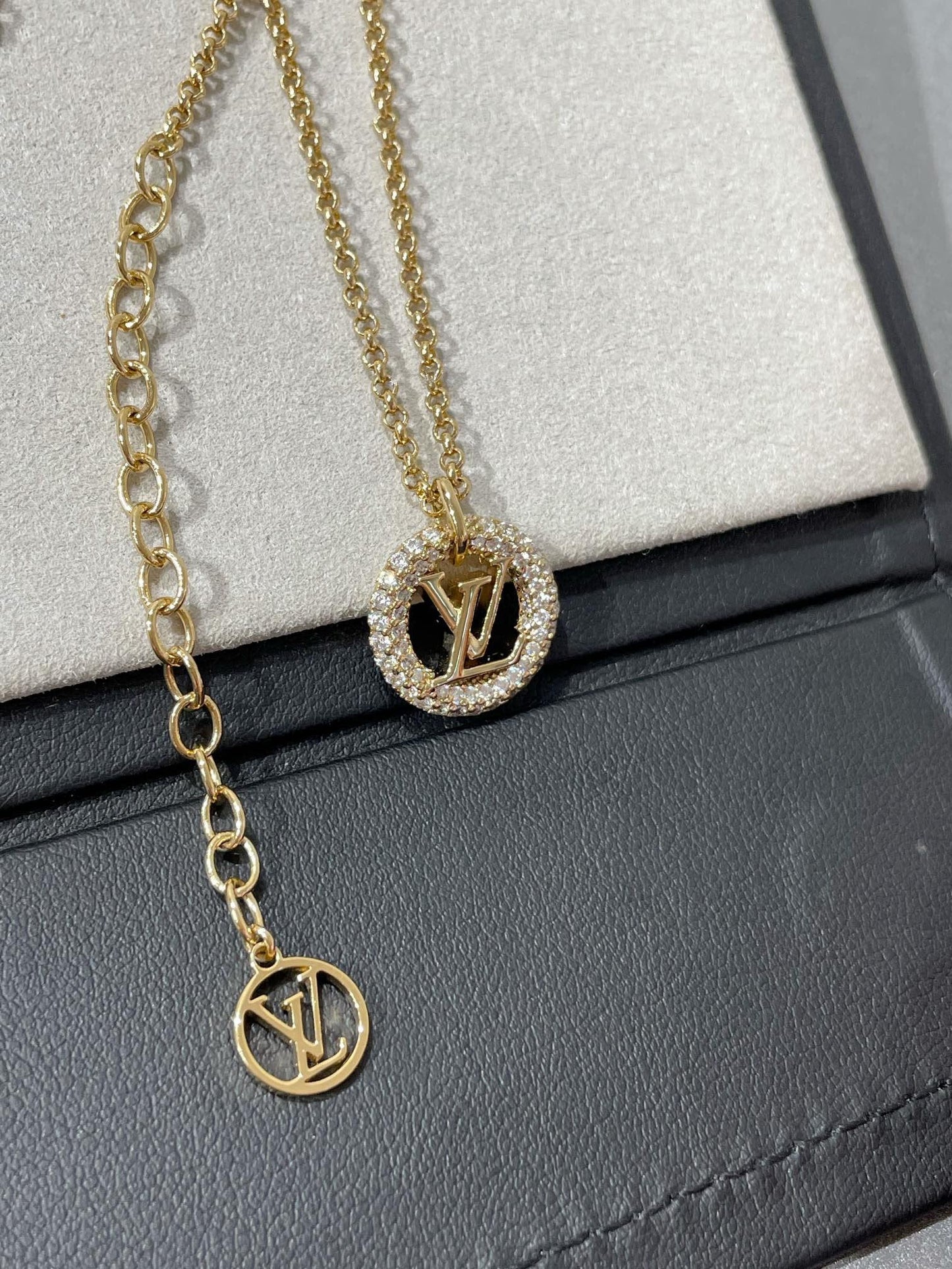 [LORA]BY NIGHT DIAMOND PAVED NECKLACE