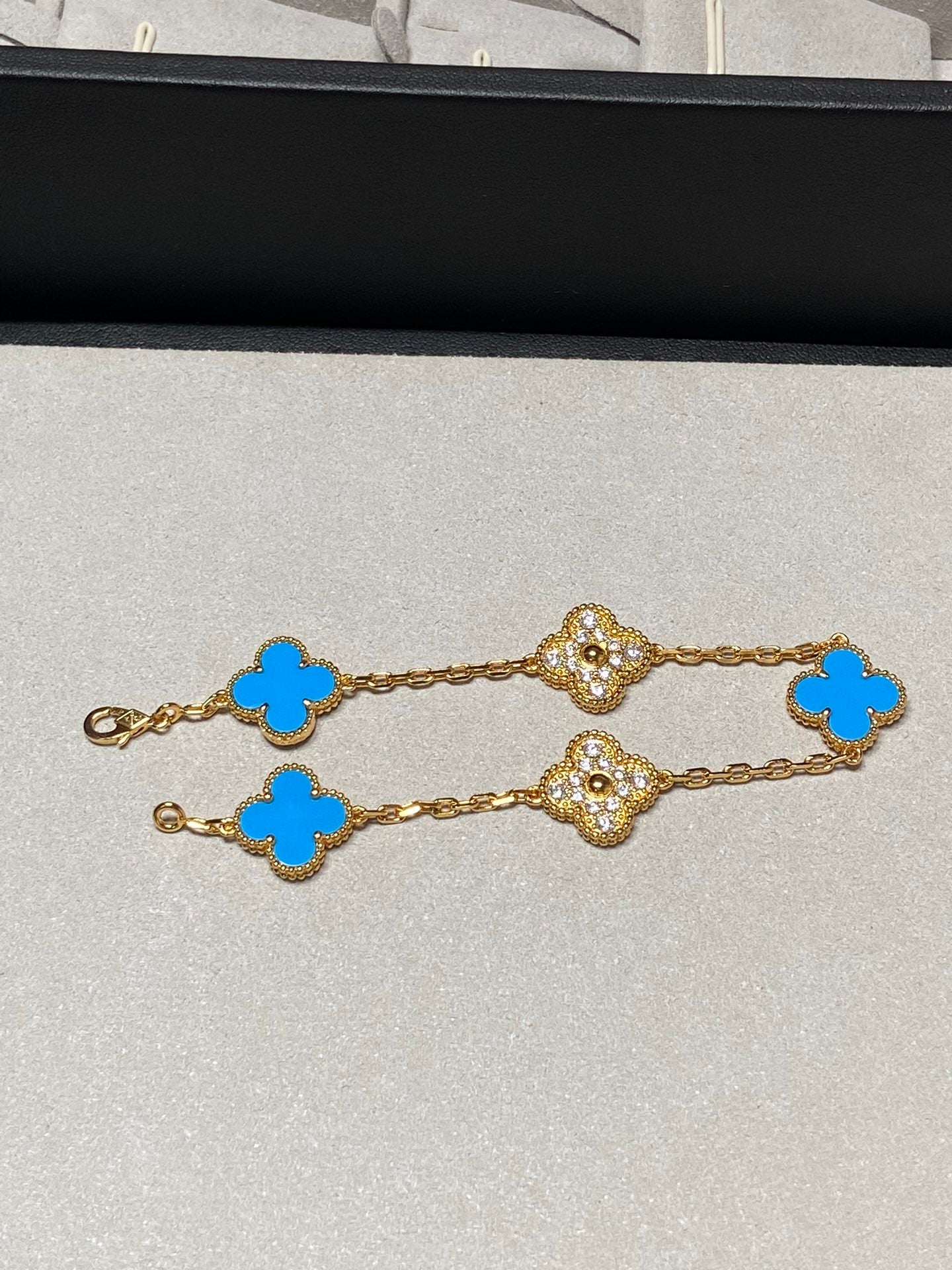 [LORA]CLOVER 5 MOTIF BLUE CHALCEDONY DIAMOND GOLD BRACELET