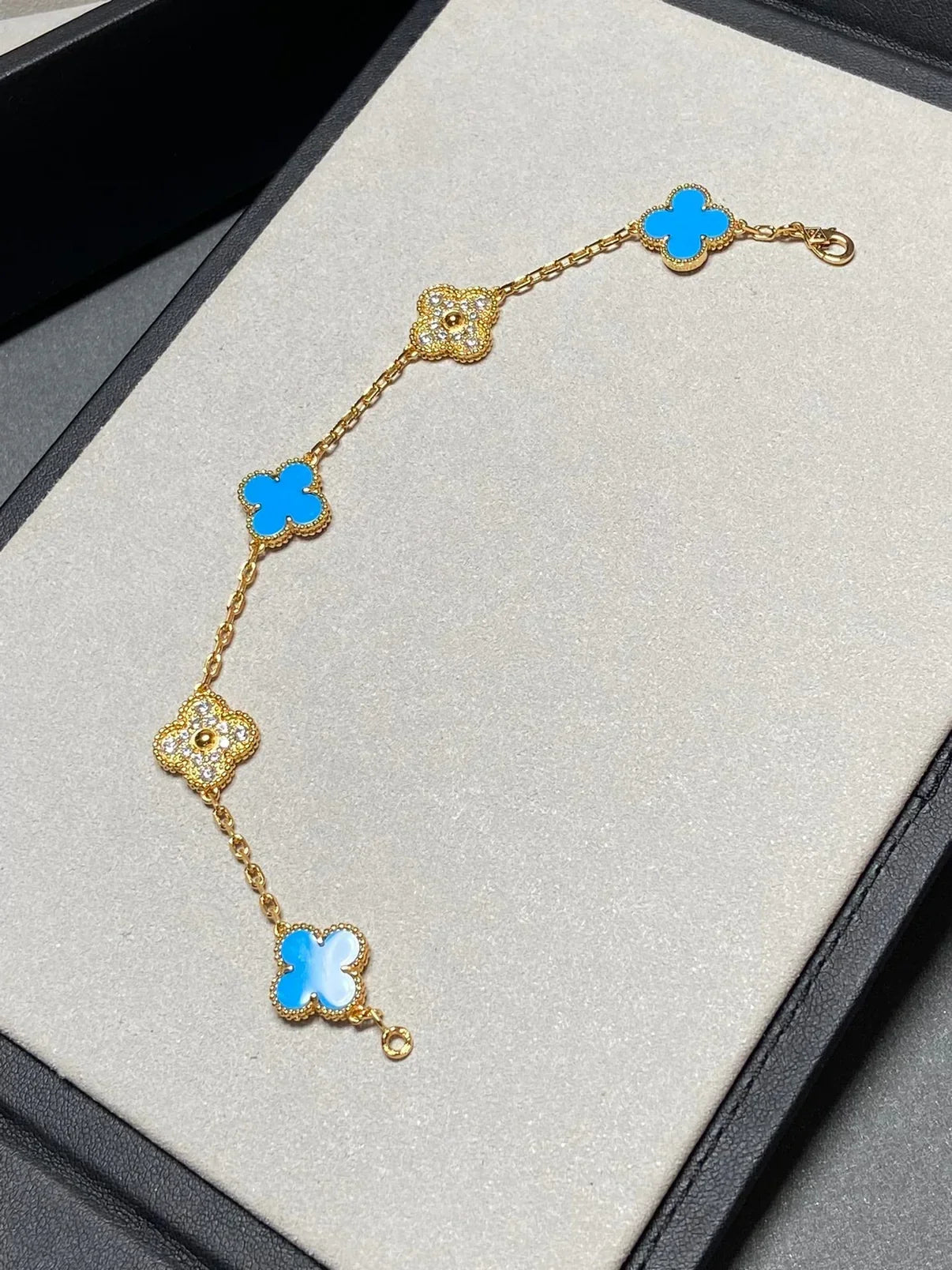 [Lora] CLOVER 5 MOTIF BLUE AGATE BRACELET COLLECTION