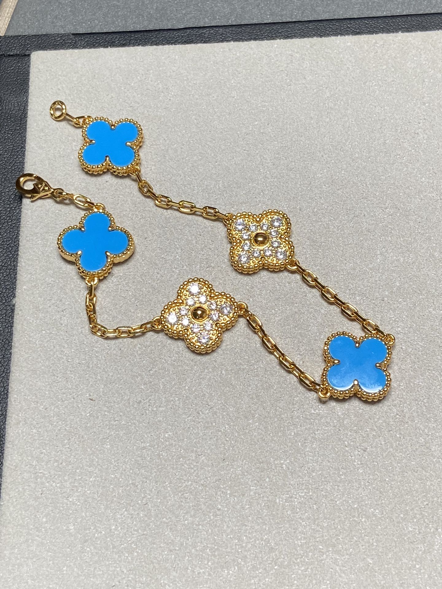 [LORA]CLOVER 5 MOTIF BLUE CHALCEDONY DIAMOND GOLD BRACELET