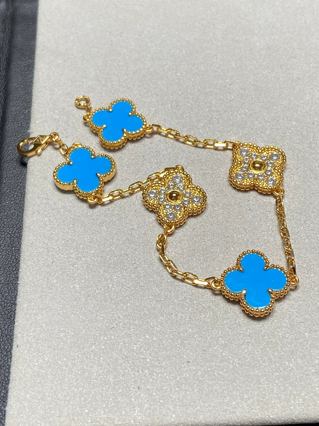 [Lora] CLOVER 5 MOTIF BLUE AGATE BRACELET COLLECTION