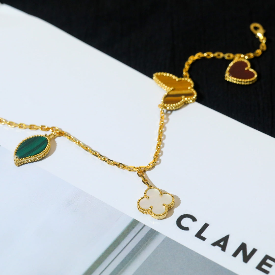 [Lora]LUCKY SPRING 5 MOTIF GOLD BRACELET