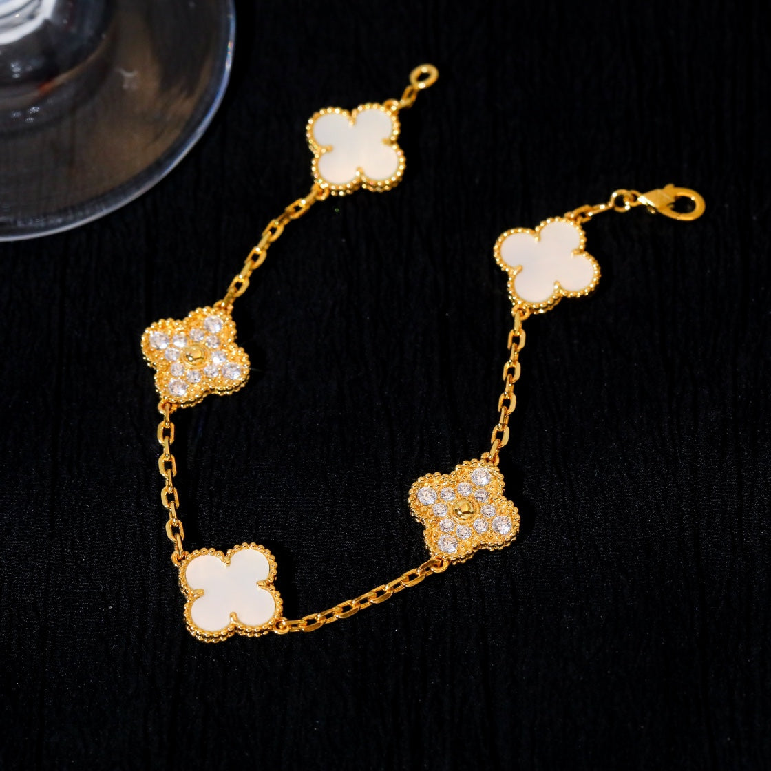 [LORA]CLOVER BRACELET 5 MOTIF WHITE MOP DIAMOND